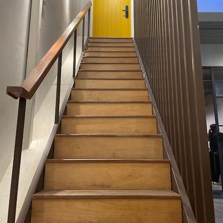 Yellow Door HHQ Exterior photo