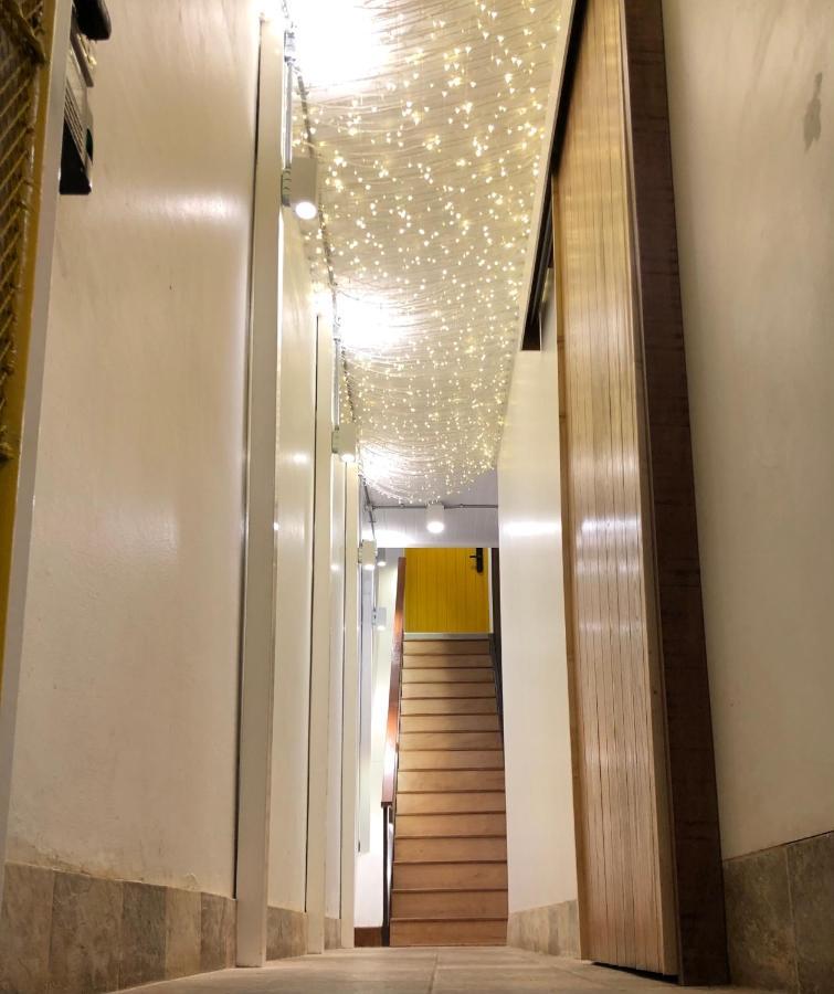 Yellow Door HHQ Exterior photo
